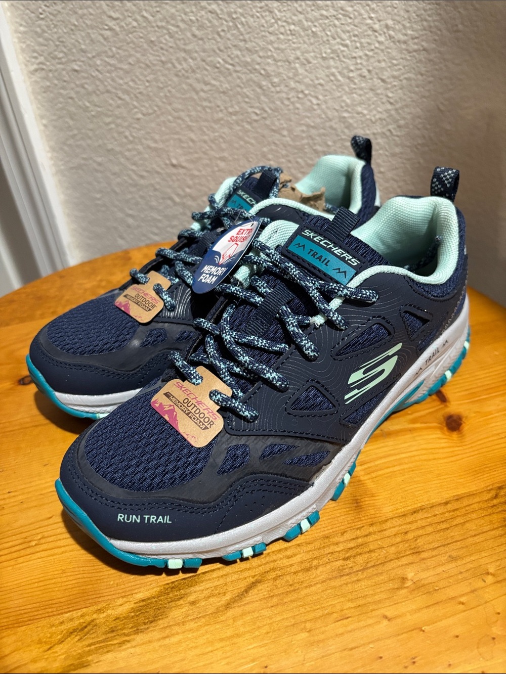 Skechers Women’s Navy and Mint Trail Sneakers 6 NWT
